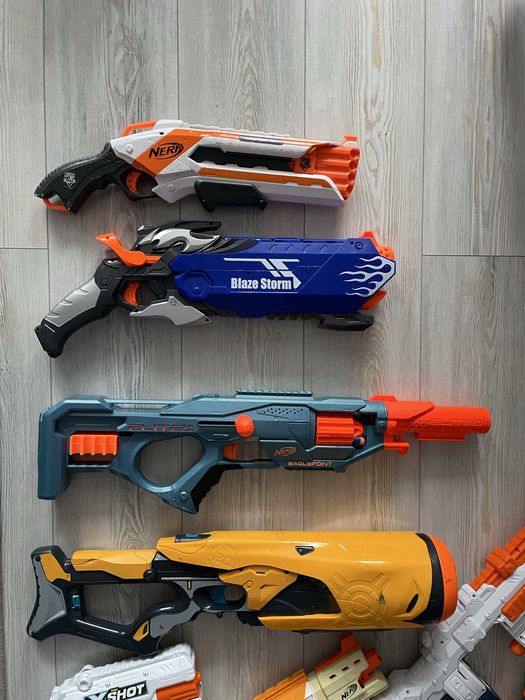 Set 11 pusti Nerf 300 lei
