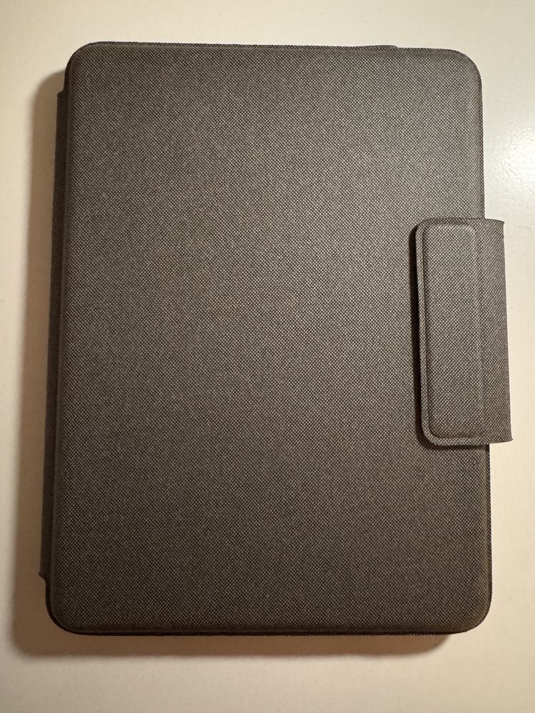 Ipad air 5, 64gb, space grey + apple pencil si logitech folio touch