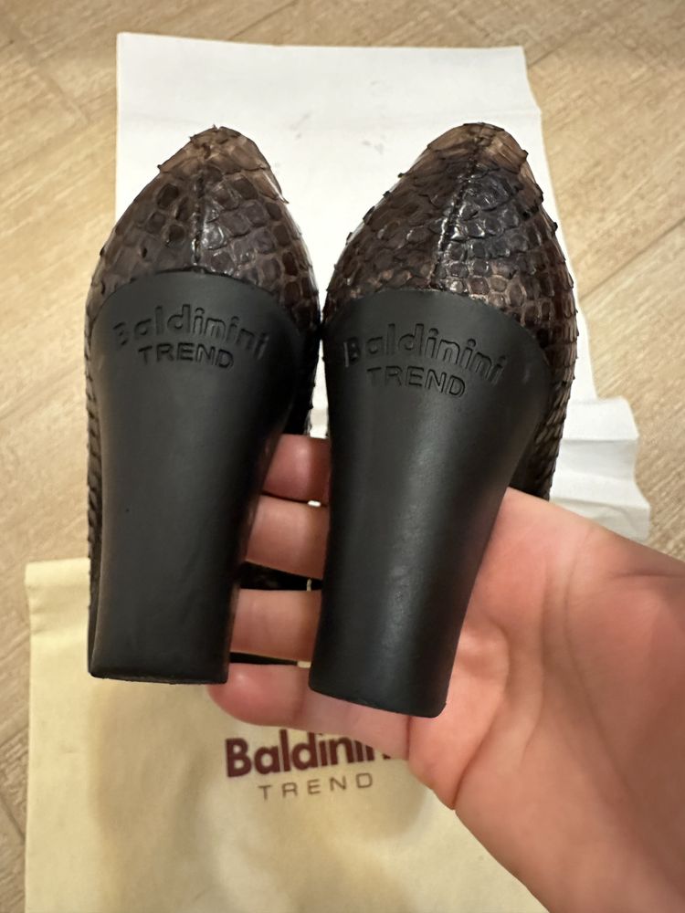 Оригинални обувки Baldinini, 37 номер