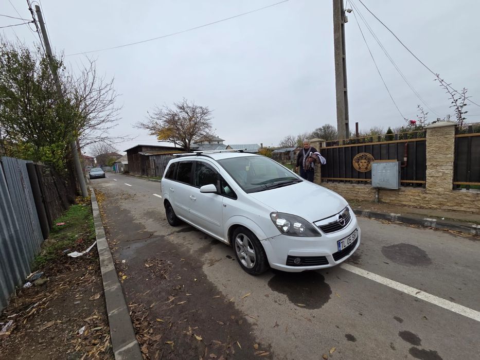 Vând Opel Zafira 1.9TDCI