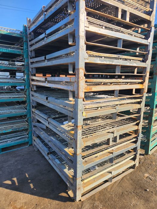 Vând box peleți 100 bucăți