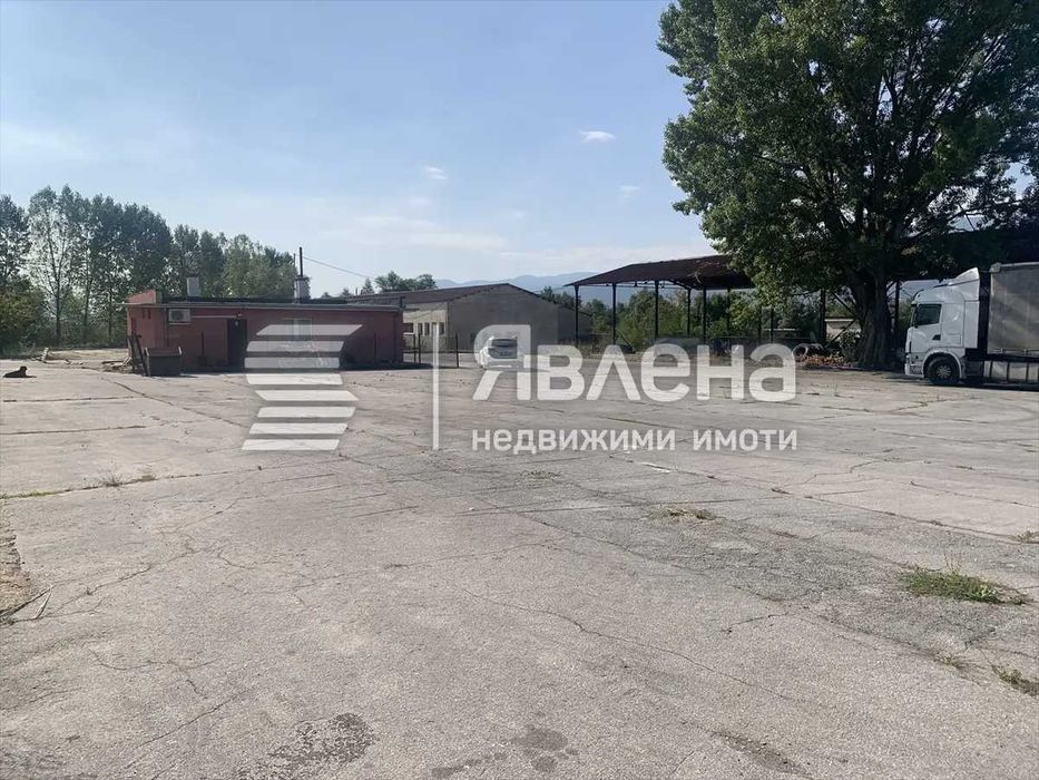 Продава склад гр. Костенец