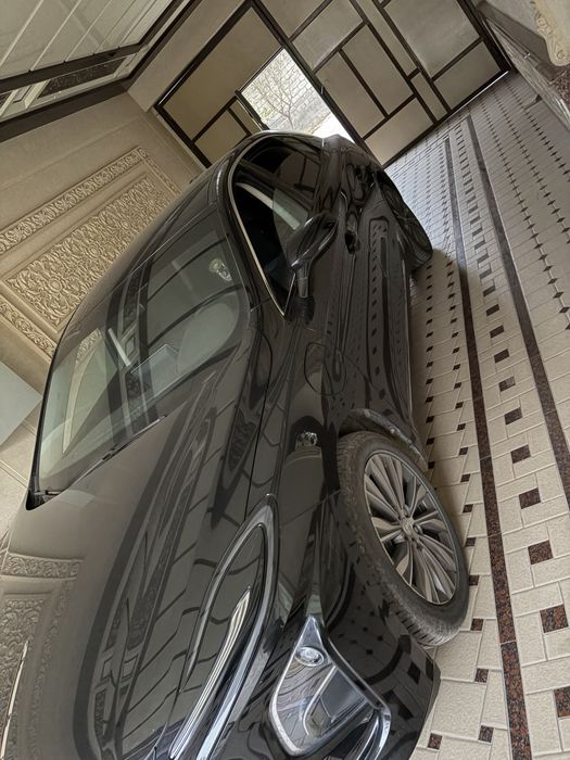 Sotiladi Hongqi eqm-5 450 tali toza 35500 km yurgan qora rangli