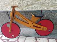 Bicicleta fără pedale din lemn