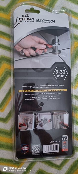 Vând set chei universale.