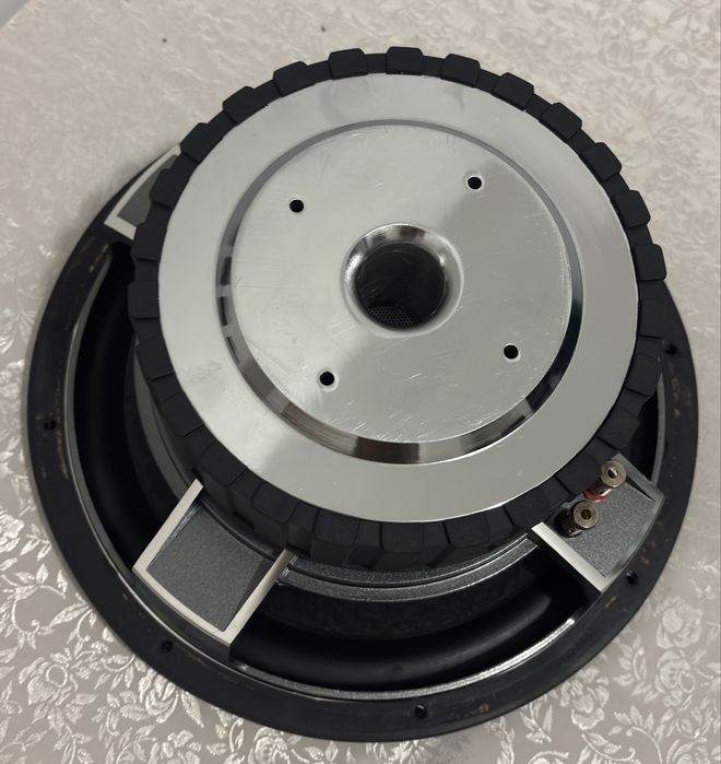 Vând difuzor/subwoofer helix p12w