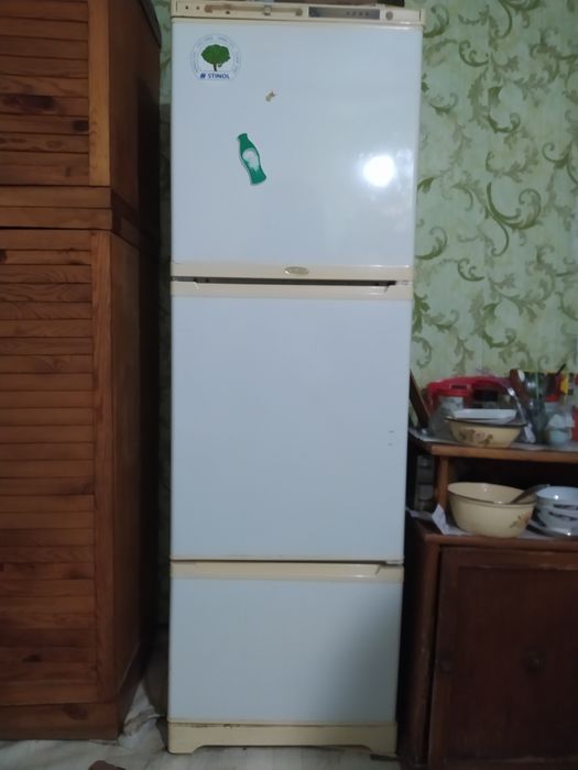 Холодильник Stinol - на запчасти.