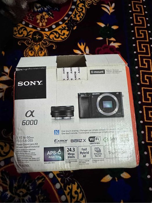 Sony A6000 sotiladi