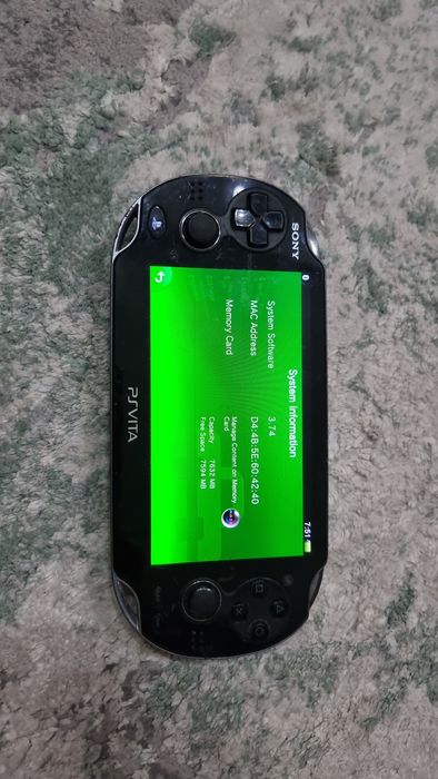 PS Vita oled + joc Fifa + card 8gb ,,arta ,finețe, colectie