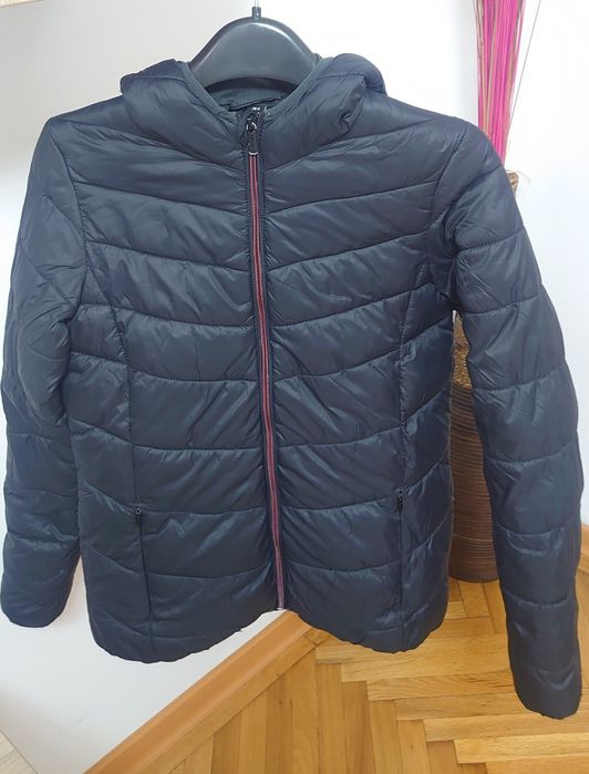 Vând geacă mărimea S