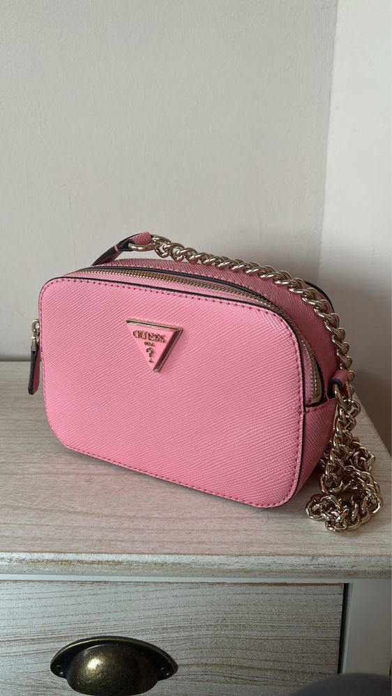 Розова чанта GUESS
