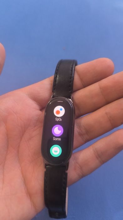 Xiaomi Smart Band 8 într-o stare acceptabilă/medali cu România gratis!