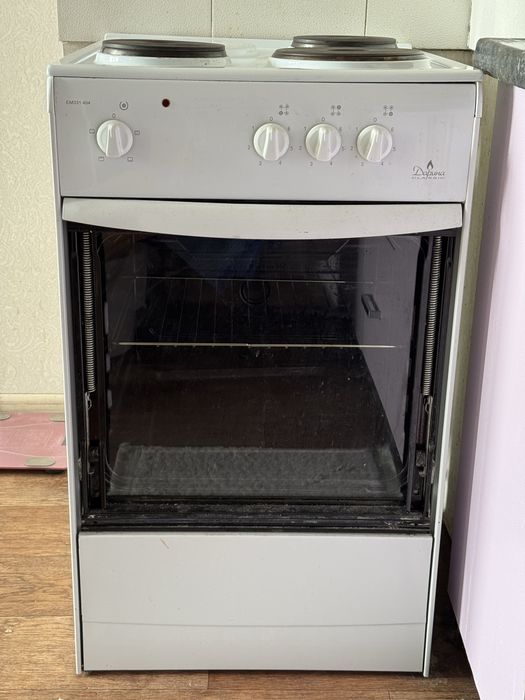 Продам кухонную плиту Дарина