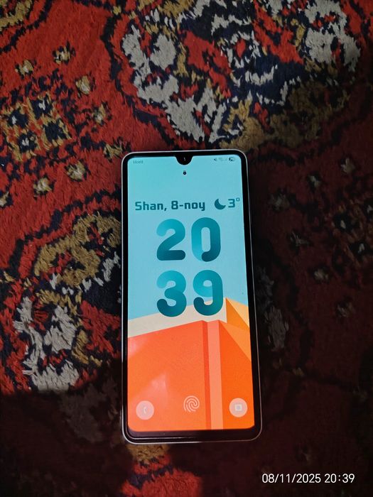 Samsung A33! 5G, NFC va IP67!