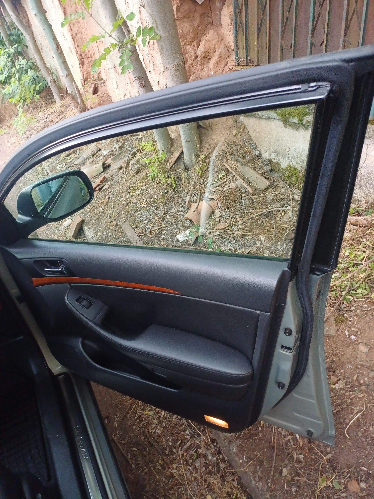 Toyota avensis t25