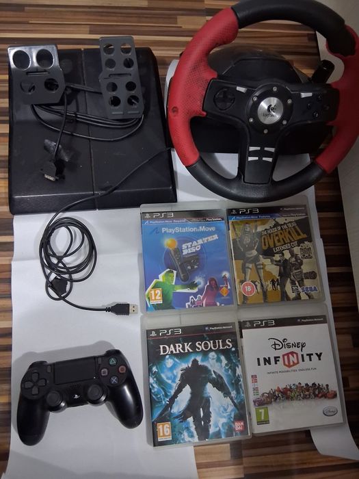 Vând pedale cu volan Logitech,4 jocuri și o maneta de PS3