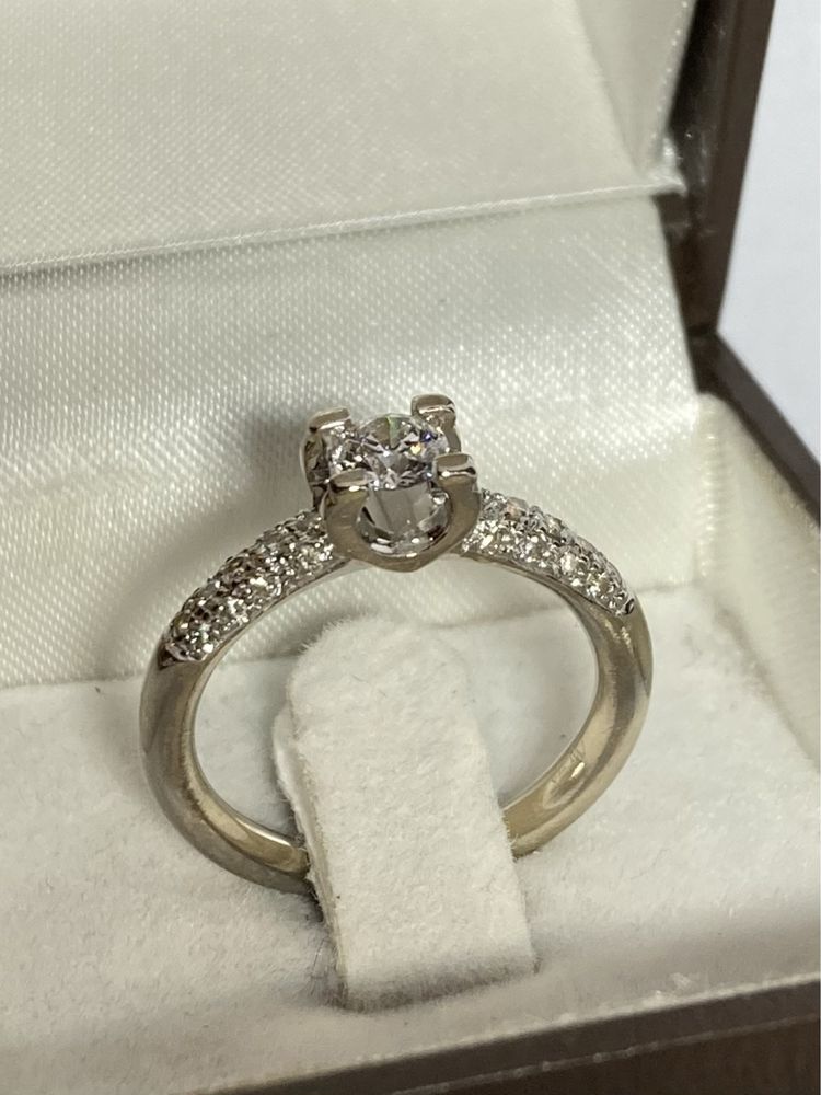 Inel aur alb 18kt.cu diamante 0.60ct