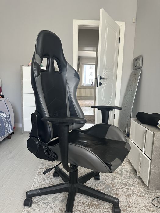 Игровое кресло в отличном состоянии