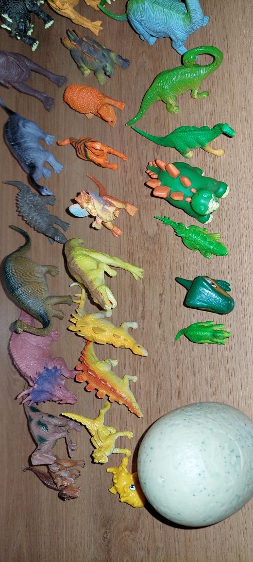 Lot de figurine dinozauri