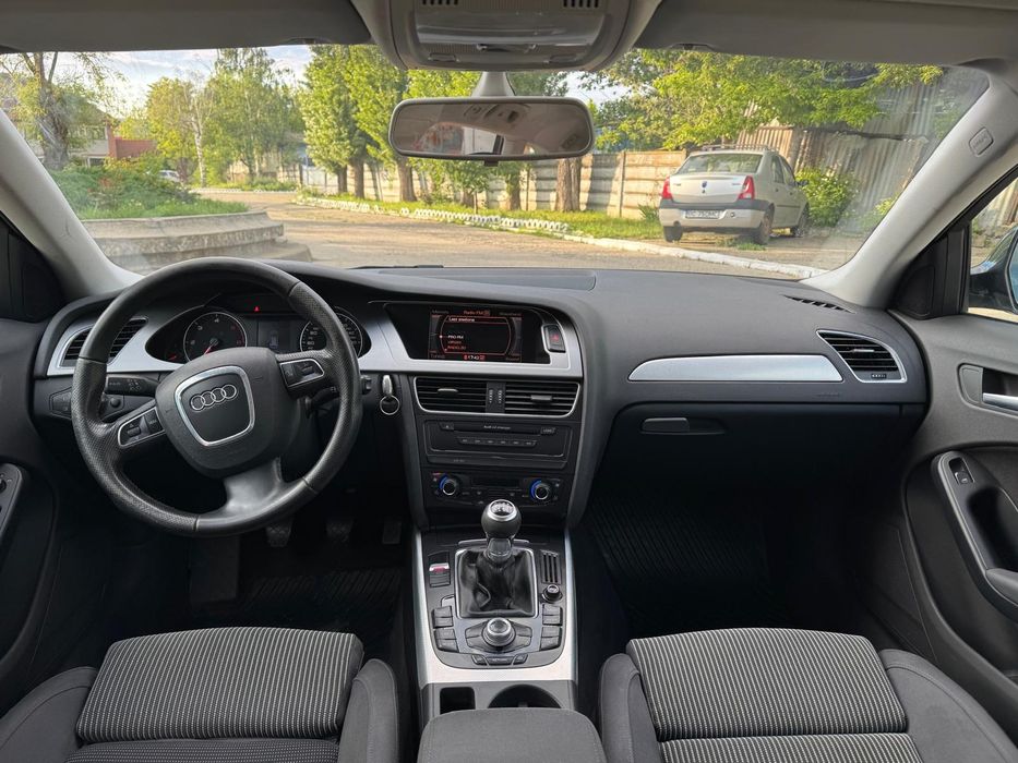 Audi a4 b8 Diesel 143 CP înmatriculat recent impecabil