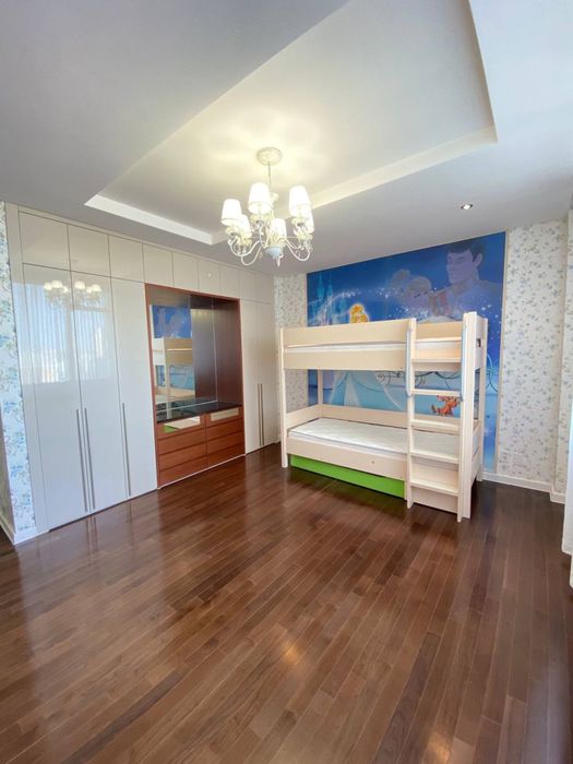 Двухяросная кровать с матрасами