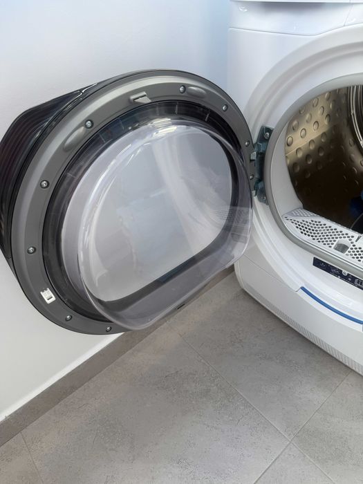 Uscator rufe Electrolux PerfectCare800