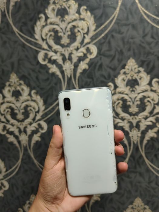 Redmi 4x samsung A30 sotiladi