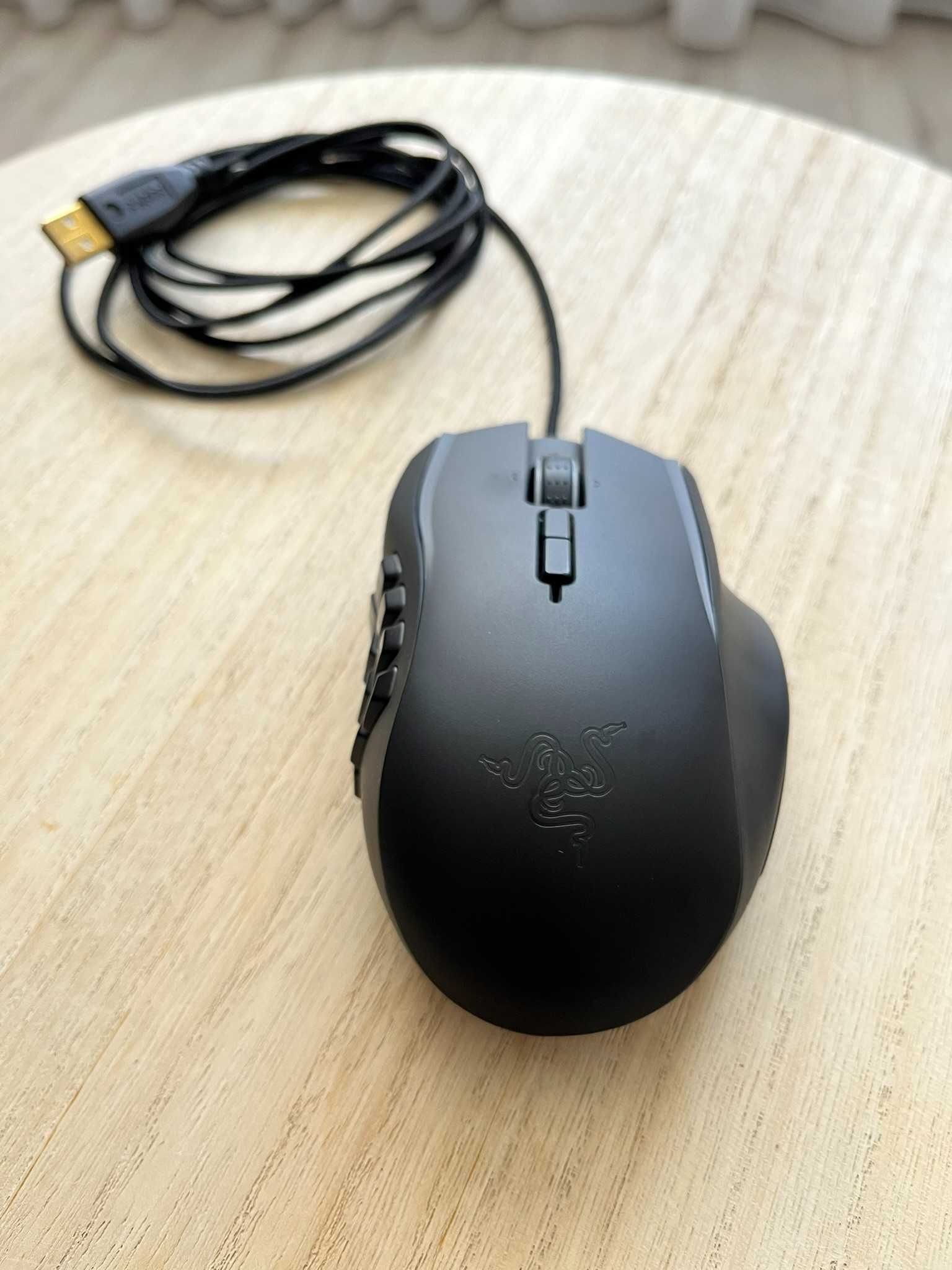 Mouse Gaming RAZER Naga Chroma Wired (cu fir)