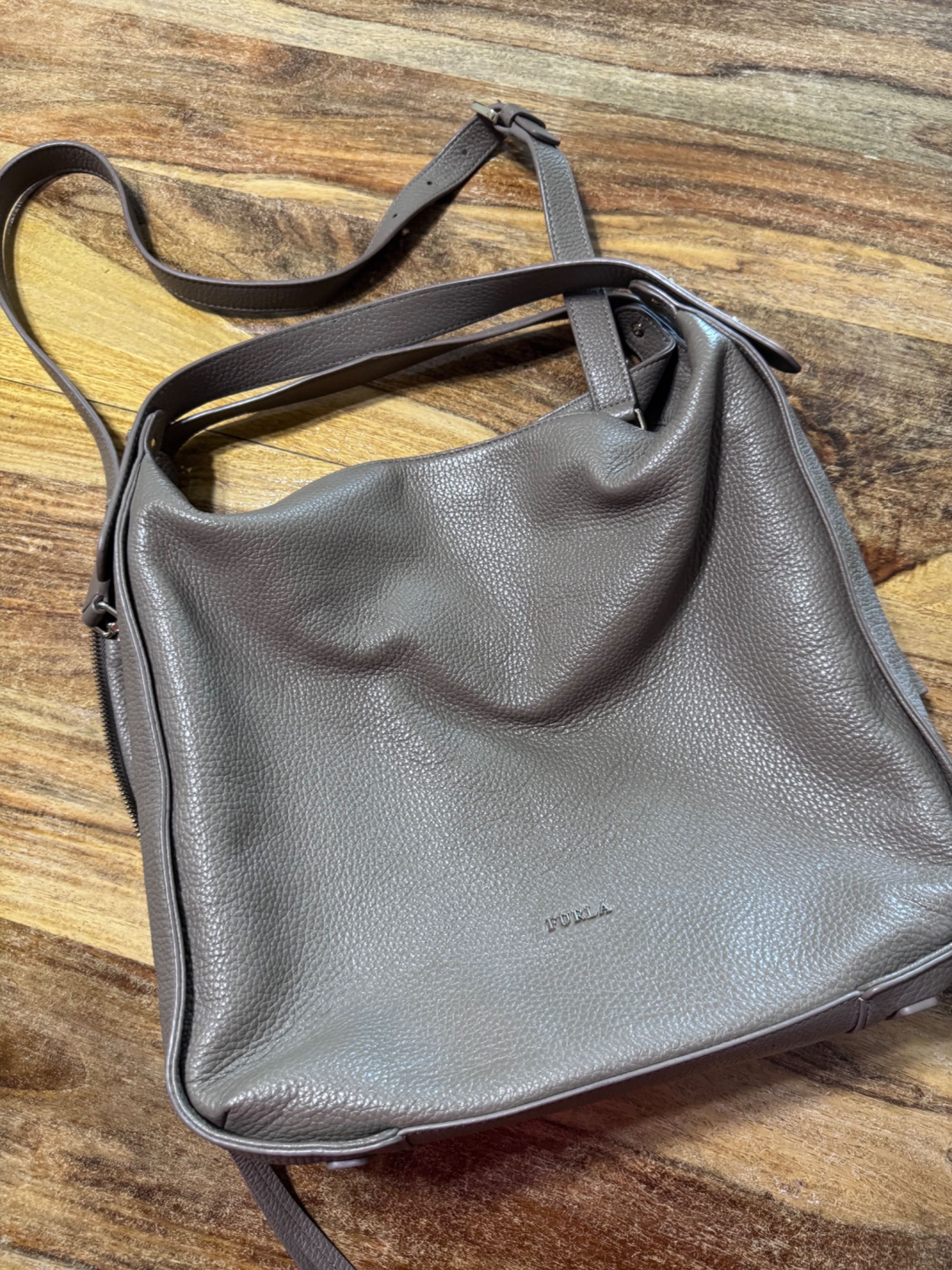Кожена чанта Furla