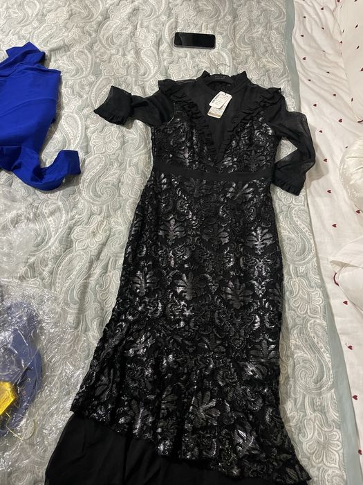 Платья в наличии не одевались