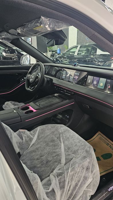 VOYAH FREE REEV 318

> Yili : 2024
> Elektroquvvatda : 318 km 
> Batar