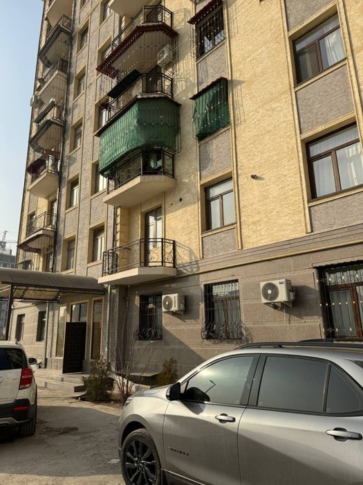 Продам офис Цокольный этаж в центре города Яккасарай