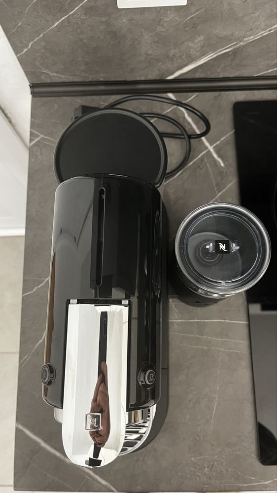 Nespresso CITIZ&MILK еспресо машина