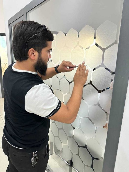 Туманка | Плёнка матовый Окна – реклама и декор | Tumanka xizmatlari