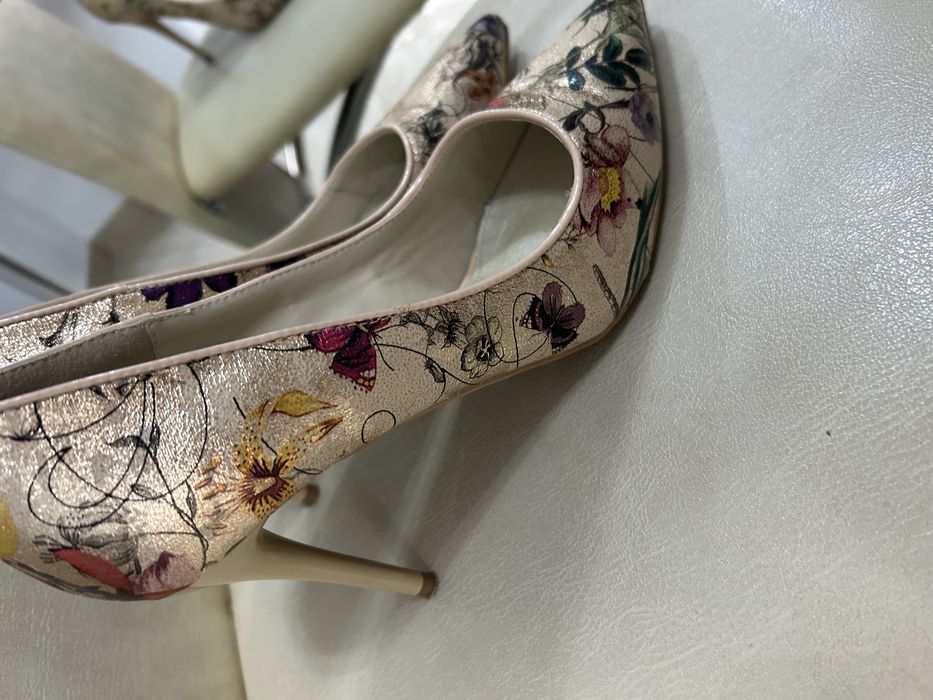 Pantofi din piele naturala