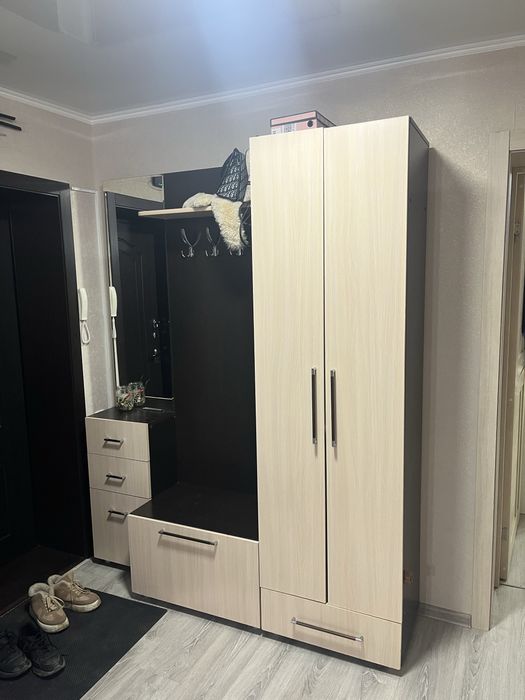 Шкаф прихожая с зеркалом