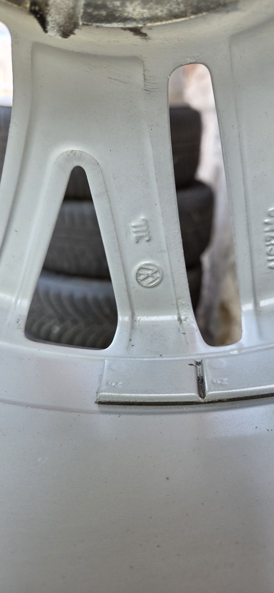 VW оригинални джанти със летни гуми 205/55/16 6J ET46 ЦО 56,6