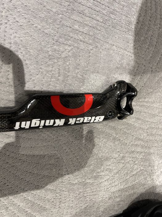 Карбоновый подсидел black knight,УЖЕ СМАЗАЛ МАЗЬЮ ДЛЯ КАРБОНА