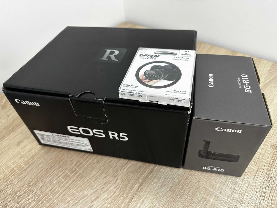 Canon EOS R5  + батарейная ручка Canon BG-R10 Привезен США в упаковке