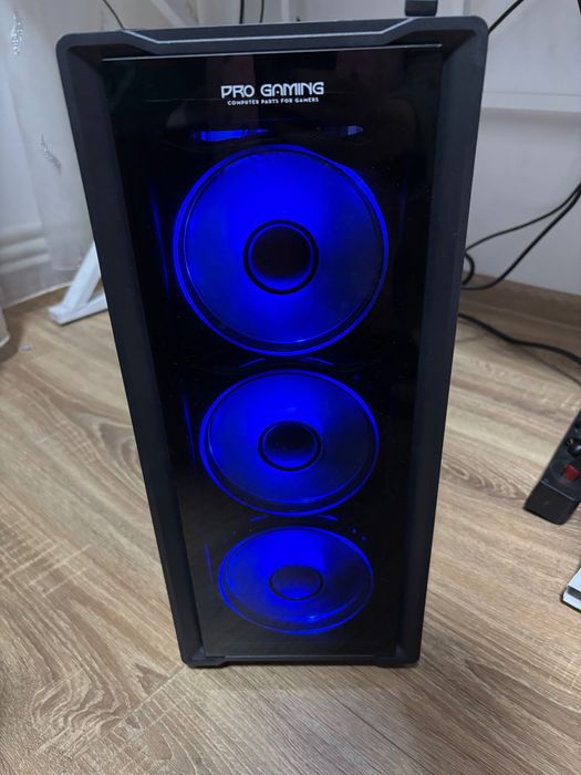 Vând PC PRO Gaming +monitor și accesorii