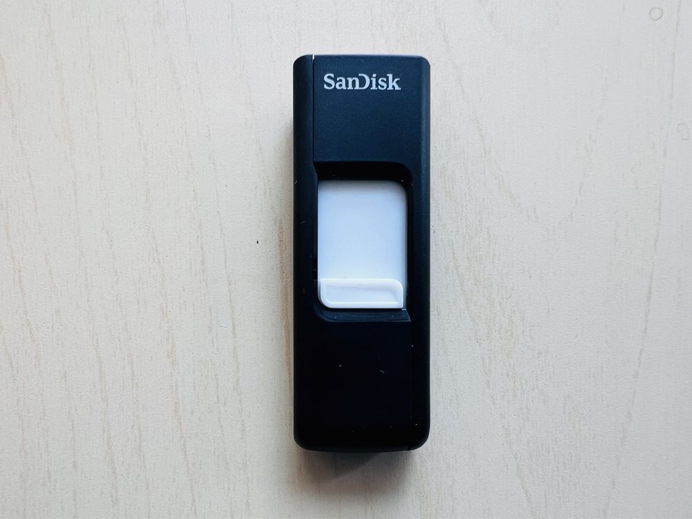 USB памет SanDisk Cruzer 16GB, 10 лева