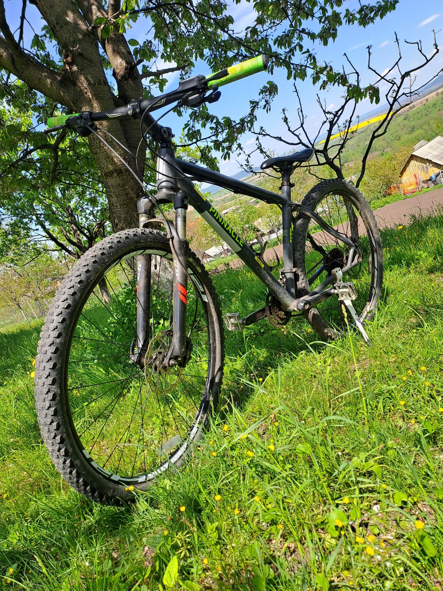 Bicicleta PINNACLE frâni hidraulice pe disc