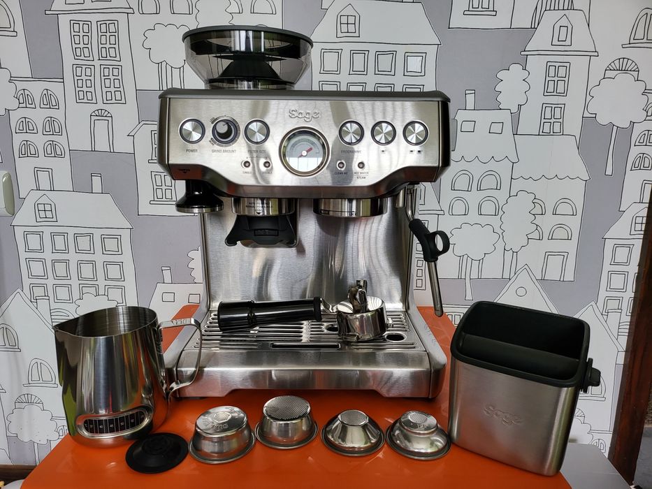 Еспресо машина SAGE Barista Express Кафемашина с кафемелачка