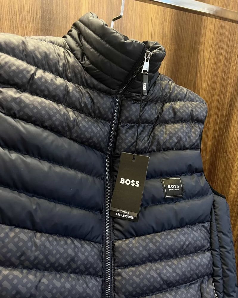 Намалена цена на Мъжки елек Boss