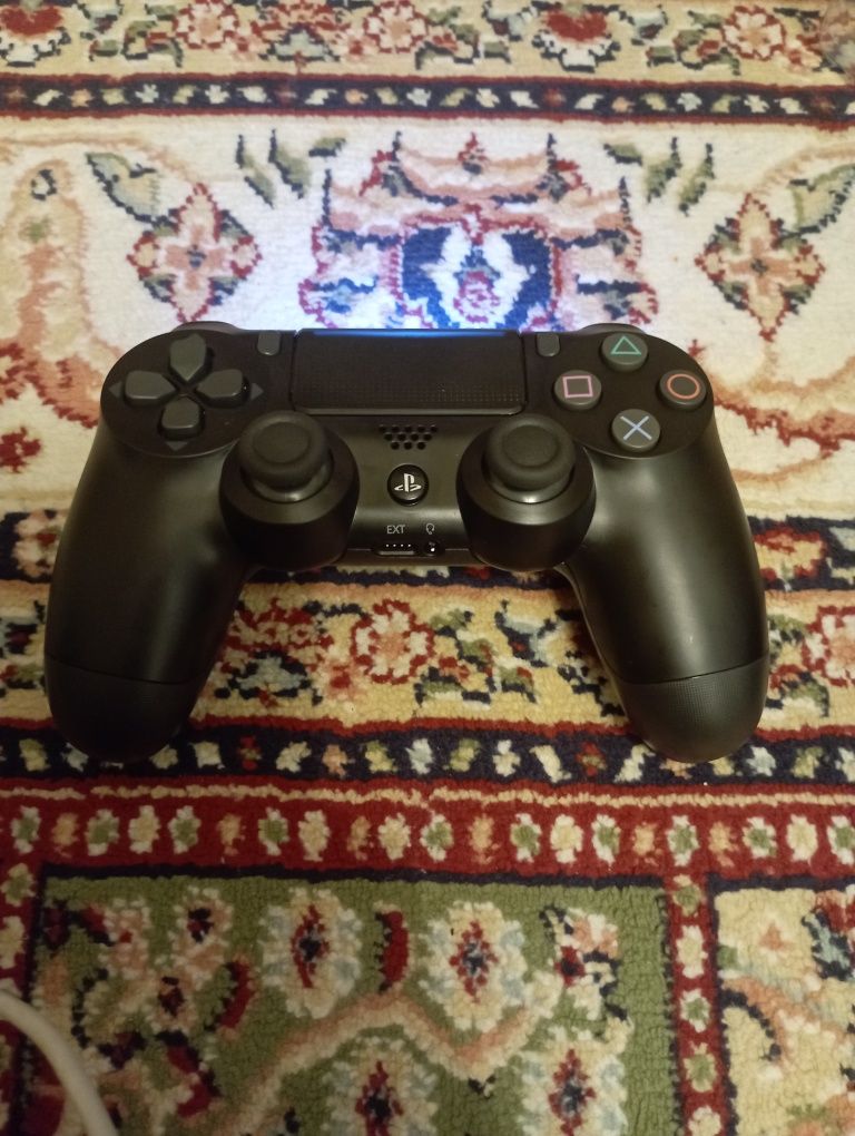 Геймпад DualShock 4