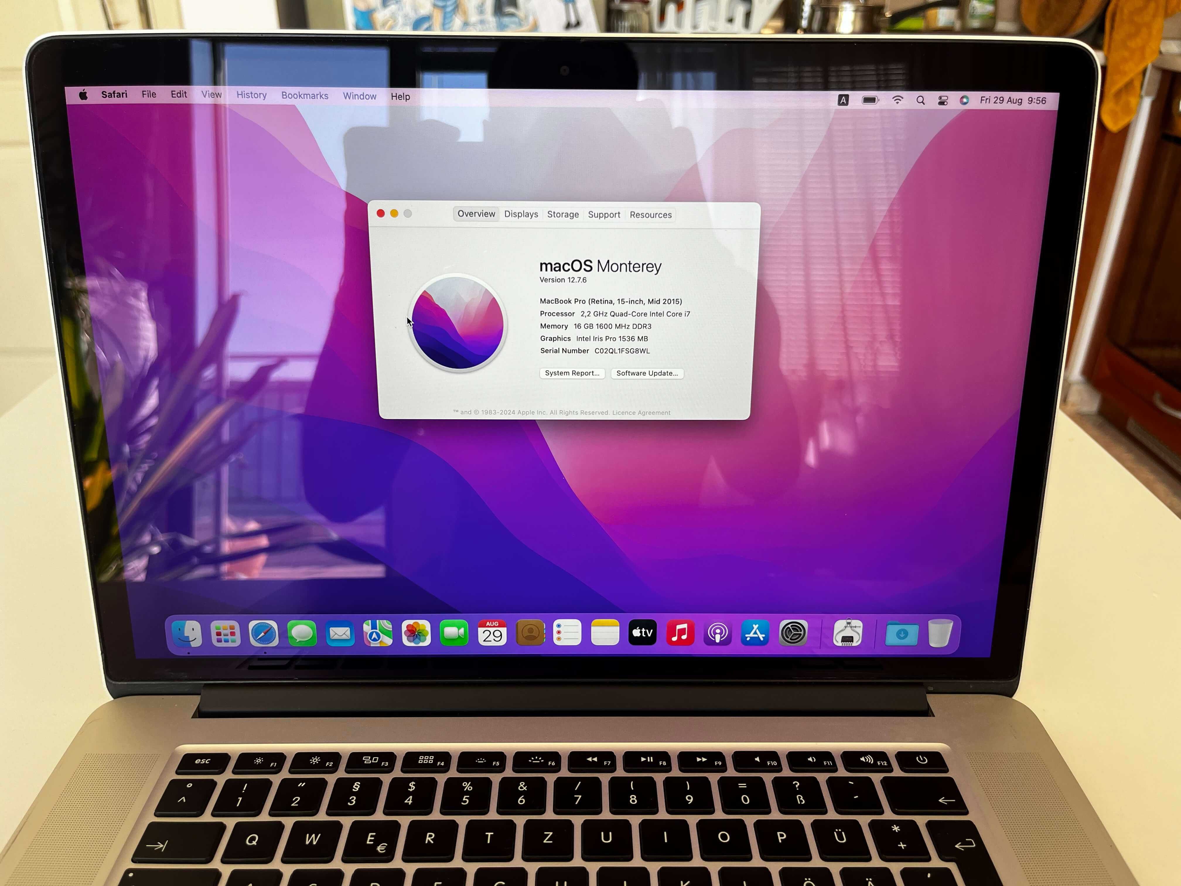 Macbook Pro (15", Retina, mid 2015) i7 2.2 GHz 16GB RAM 256 SSD