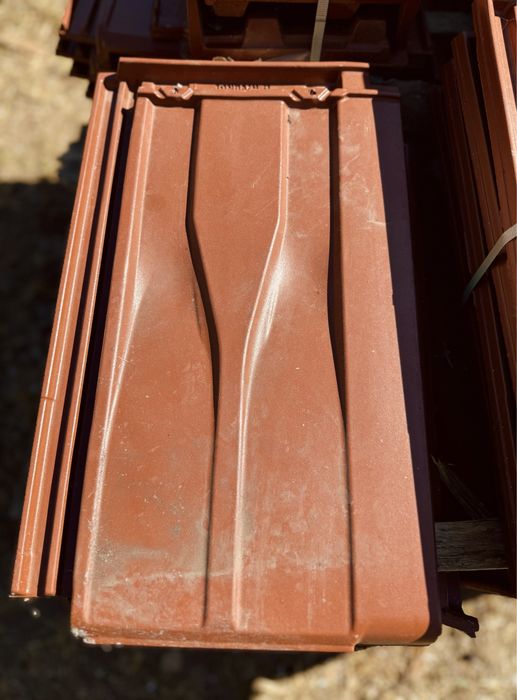 Vand aerisiri si laterale st/dr tondach tango plus  noi