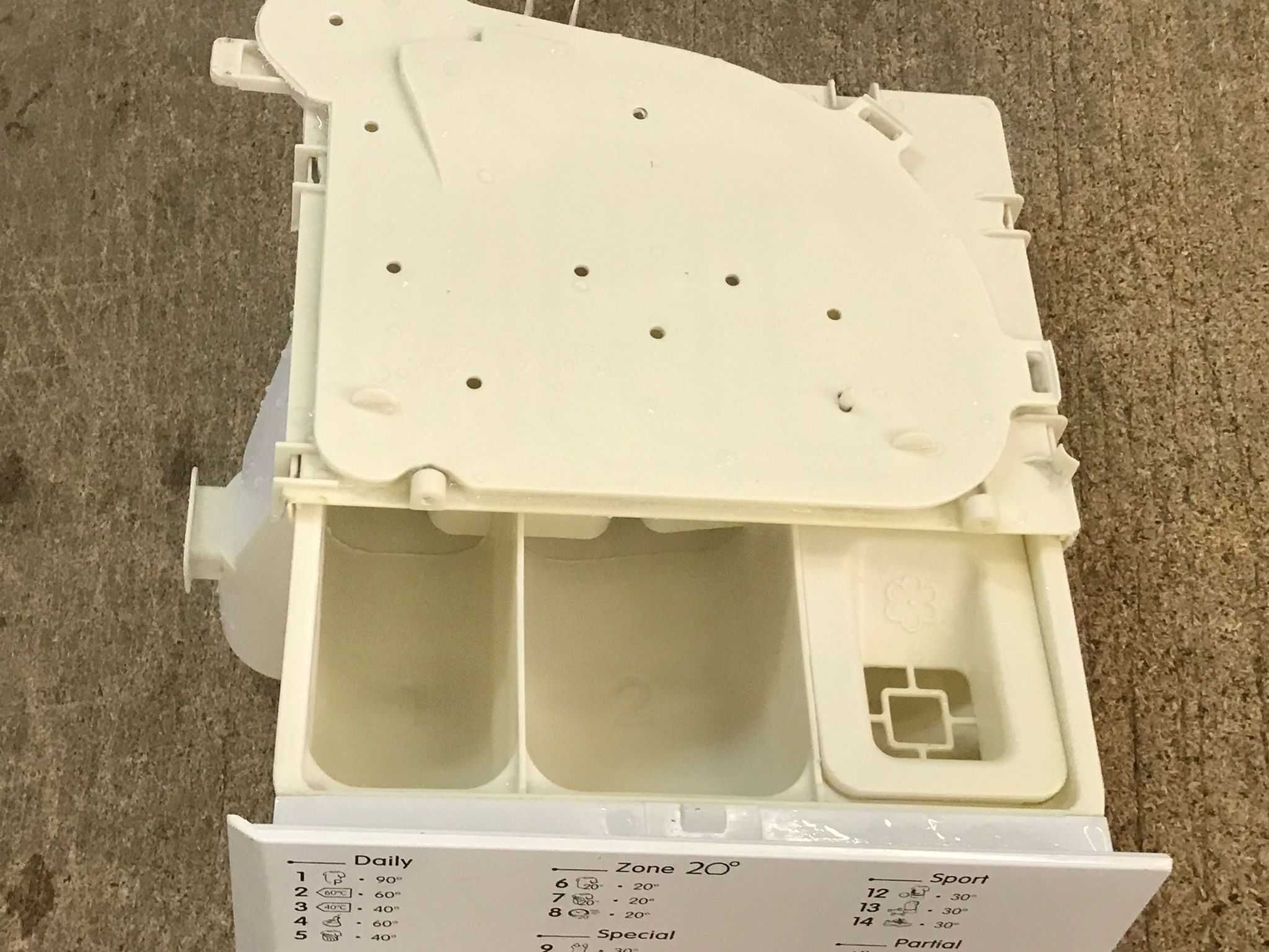 Sertar detergent mașina de spălat Indesit IWSNE 61253/ R15
