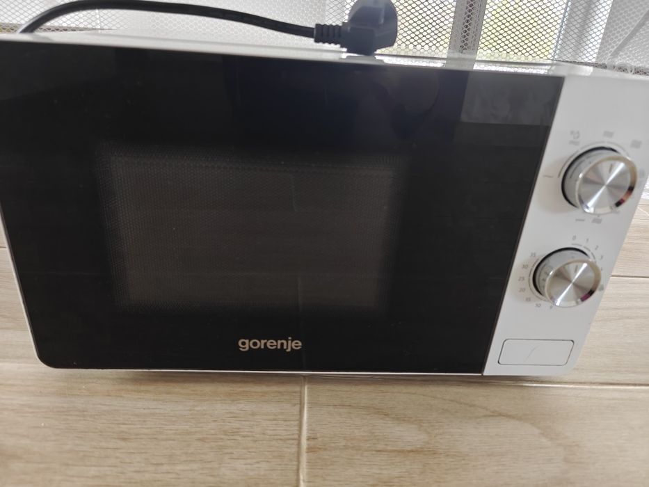 Cuptor cu migrounde Gorenje cu grill