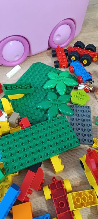 Кутия от няколко комплекта оригинално Lego Duplo